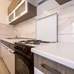 Mira Apartman