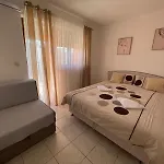 Mira *