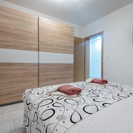 Mira Apartment
