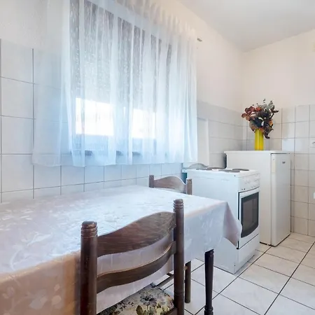 Apartment Mira